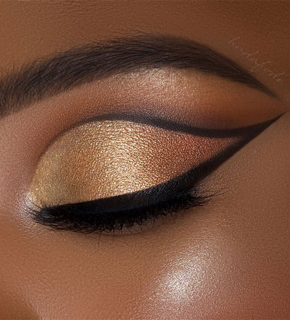 nude eyeshadow looks, eyeshadow look, makeup look, smokey makeup look, eye makeup look, make up trends #eyemakeup #makeuplook eye makeup looks 2021, eyeshadow looks brown, eyeshadow looks colorful, eyeshadow looks, eyeshadow Looks for hooded eyes, yeshadow Looks for dark brown eyes