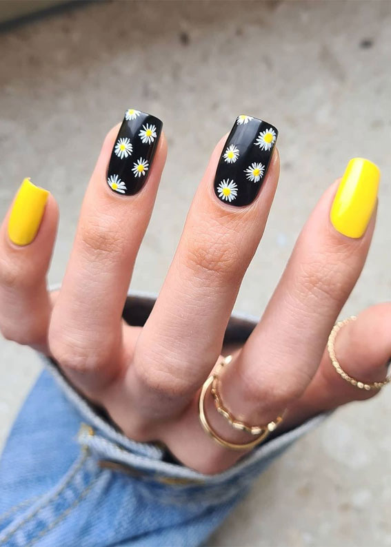 Summer Nail Designs You’ll Probably Want To Wear : Daisy & Black and Yellow Nails
