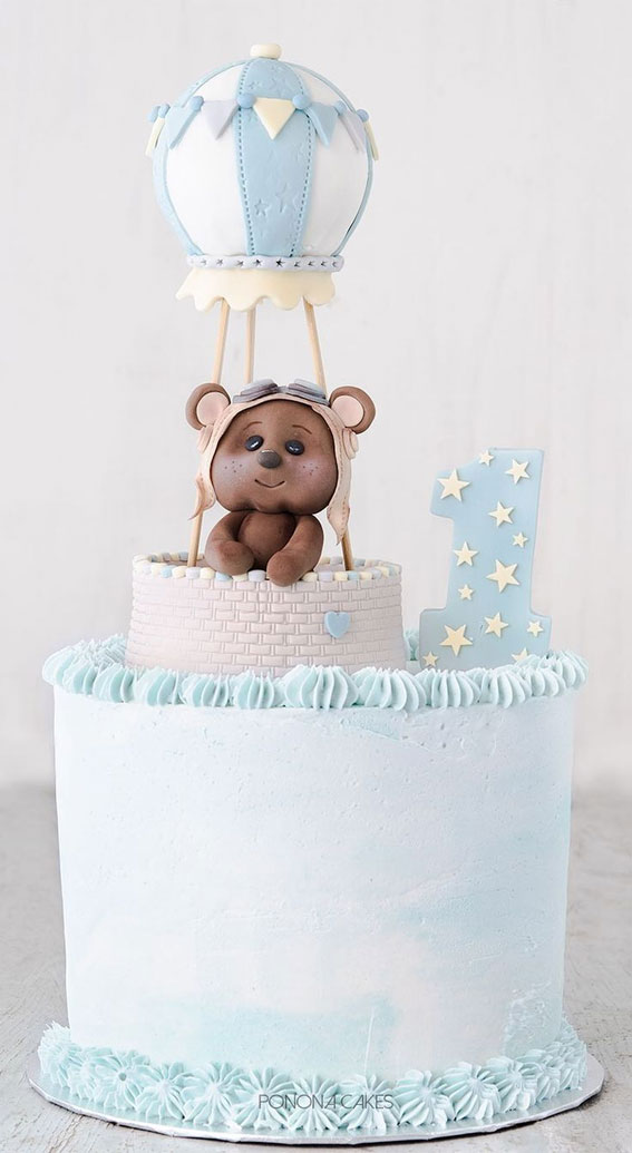 Cute Hot Air Balloon Cake Designs : Buttercream First Birthday Cake