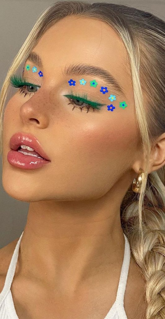 Latest Eye Makeup Trends You Should Try In 2021 Cool Tones in Blue