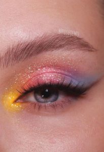 Latest Eye Makeup Trends You Should Try In 2021 : Pastel popsicle