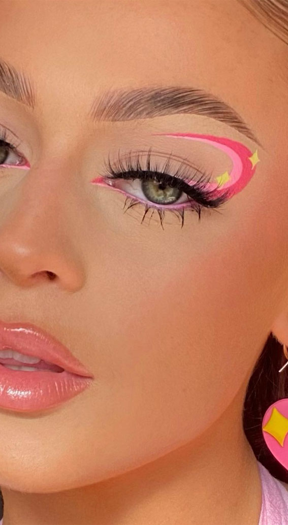 Creative Eye Makeup Art Ideas You Should Try : Pink milky way