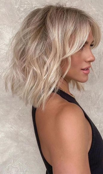 Cute Summer Hair Color Ideas 2021 Vanilla Blonde Bob With Curtain Bangs 7939