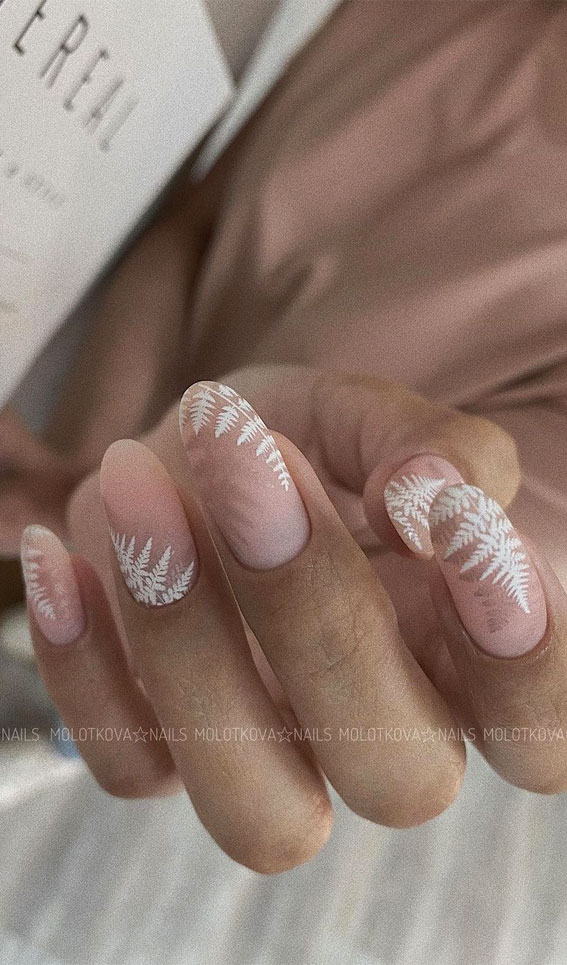 Gorgeous Nail Designs to Celebrate the Season : White Leaf Nails