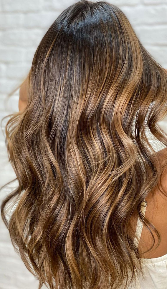 Cute Summer Hair Color Ideas 2021 : Cute brunette with soft look