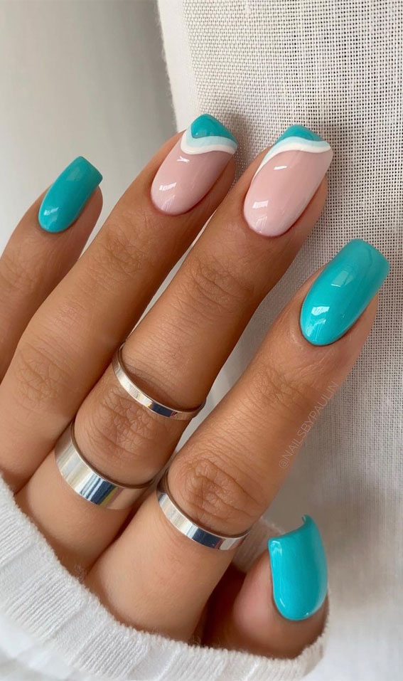 Những mẫu nail đáng yêu mùa hè sành điệu màu xanh neon giúp các cô nàng trở nên phong cách và bắt mắt hơn. Phối hợp với trang phục phù hợp, bạn sẽ trở thành tâm điểm của mùa hè này với những móng tay đầy sức sống.
