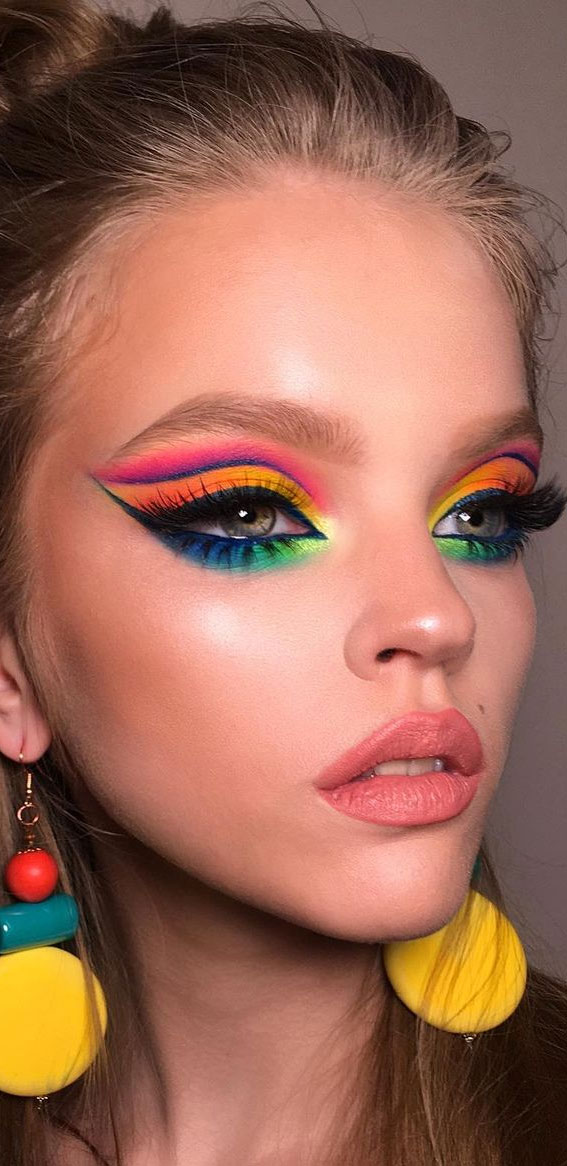 Creative Eye Makeup Art Ideas You Should Try : Eye Makeup In Rainbow Combo