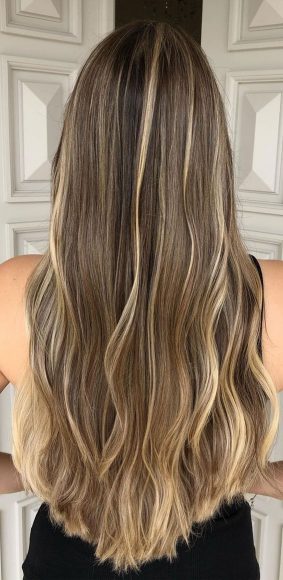 Cute Summer Hair Color Ideas 2021 : Shadow roots & Bright blonde highlights