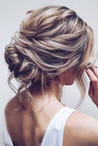 32 Classy, Pretty & Modern Messy Hair Looks : Beautiful messy textured updo