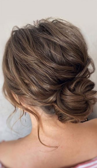 32 Classy, Pretty & Modern Messy Hair Looks : Pretty brunette textured ...