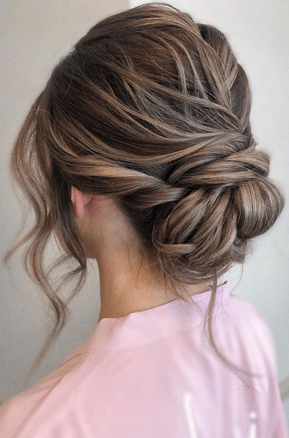 32 Classy, Pretty & Modern Messy Hair Looks : Soft loose effortless updo style