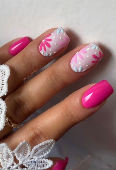 29 Summer Aesthetic Nails Designs 2021 : Mix n Match Flower Nail Art