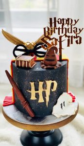 30+ Cute Harry Potter Cake Designs : Black Cake & Gryffindor House