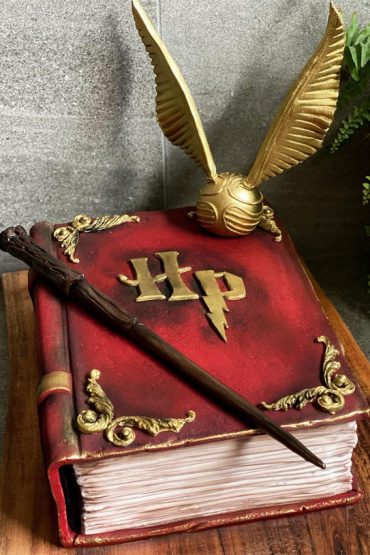 30+ Cute Harry Potter Cake Designs : The Harry Potter Book Cake