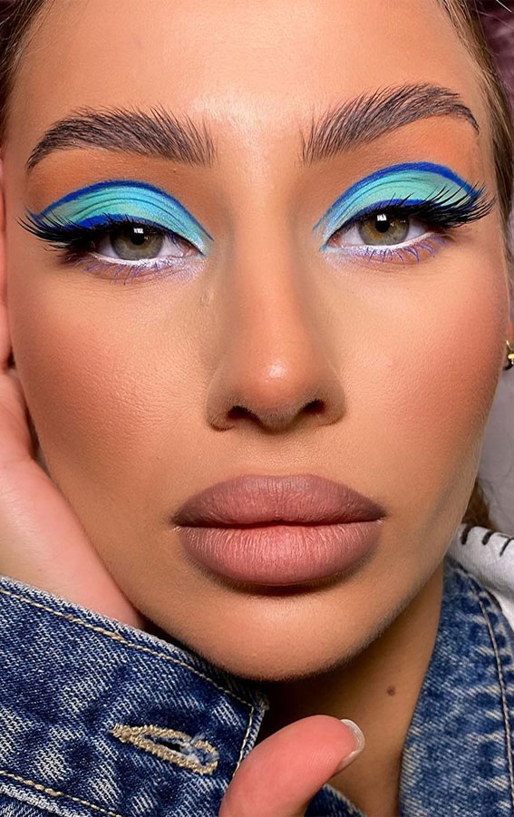35 Cool Makeup Looks That'll Blow Your Mind Blue and Turquoise Eyeshadow