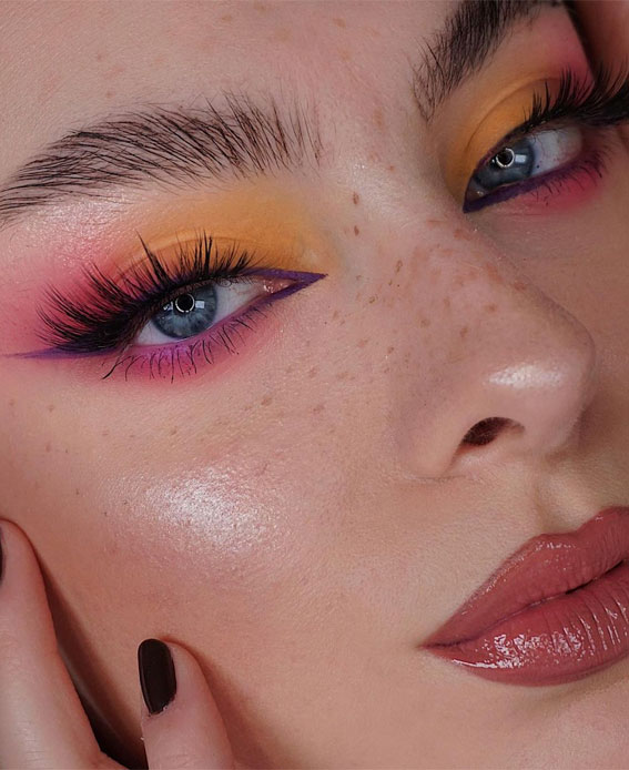 35 Cool Makeup Looks That’ll Blow Your Mind : Pink and Yellow Eyeshadow