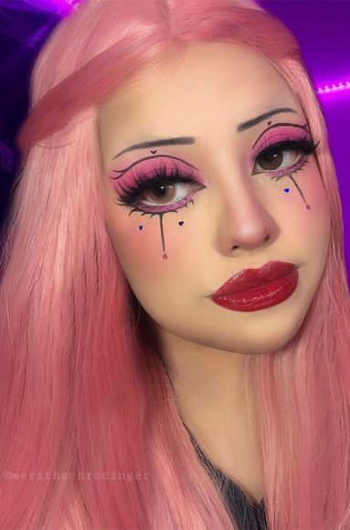 35 Cool Makeup Looks Thatll Blow Your Mind Pink Graphic Liner And Hear Makeup Look 