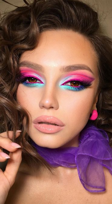 35 Cool Makeup Looks That'll Blow Your Mind : Neon Turquoise & Pink