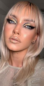 35 Cool Makeup Looks That'll Blow Your Mind : Glam Gold And Graphic Liner