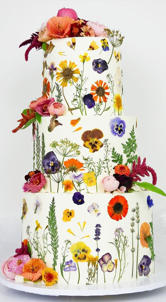 34 Creative Wedding Cakes That Are So Pretty : Edible Flower Wedding Cake