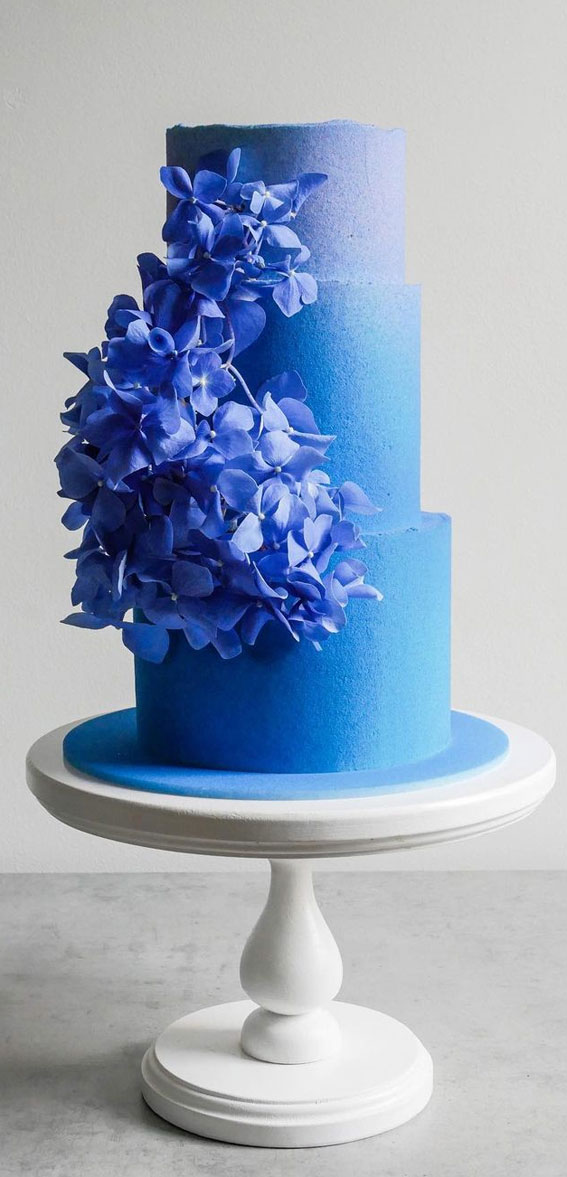 34 Creative Wedding Cakes That Are So Pretty : Ombre Blue Wedding Cake
