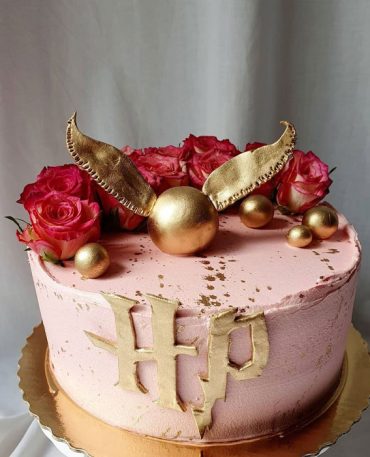 30+ Cute Harry Potter Cake Designs : Light Pink & Gold Harry Potter ...