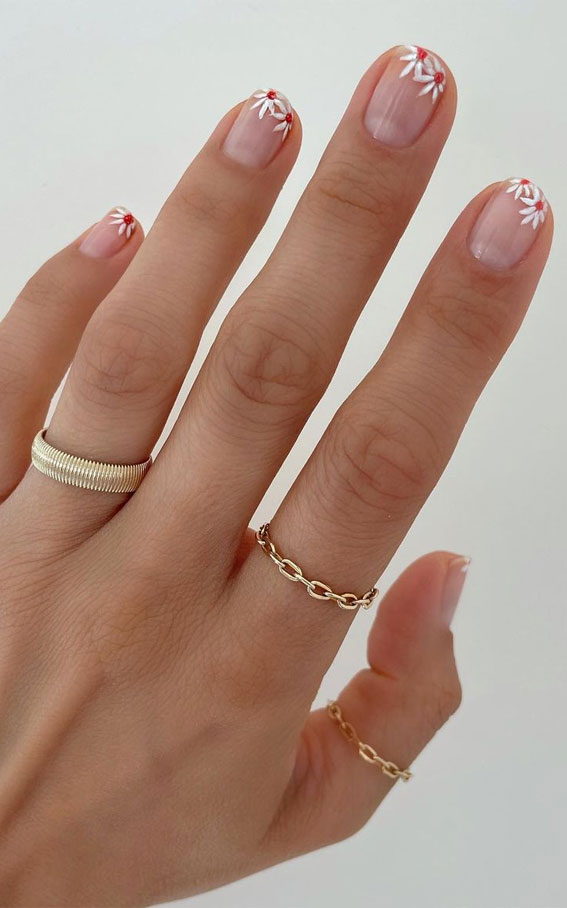 27 Short summer nails 2021 : Daisy French Tip Nails