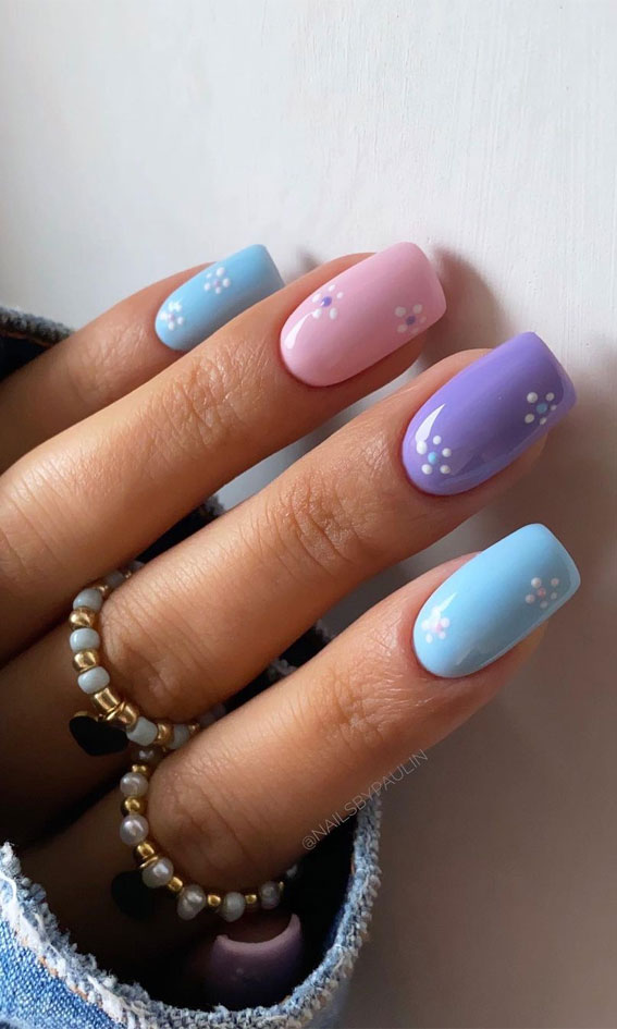 27 Short summer nails 2021 Flower & Pastel vibes