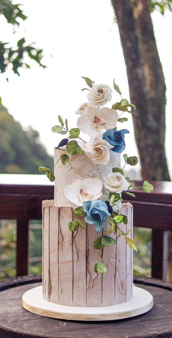 40 Pretty & New Wedding Cake Trends 2021 : Stone and wood textured wedding cake