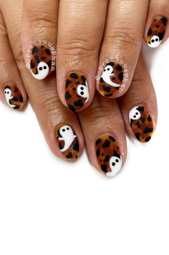 44 Cute Halloween Nails & Thanksgiving Nails : Tortoiseshell Print Nails with White Ghost