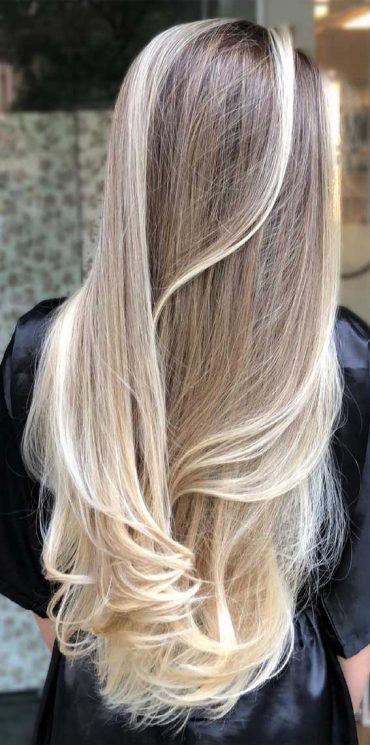 50 Trendy Hair Colors To Wear in Winter : Light Blonde Balayage