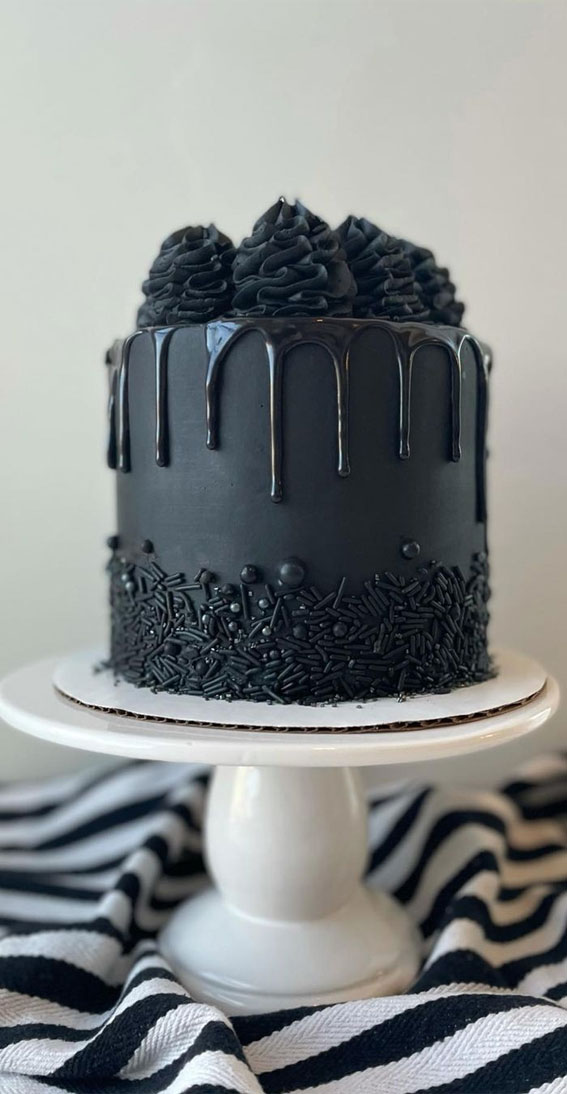 20 Black Cakes That Tastes as Good as it Looks : Black Cake with Black Icing Drips