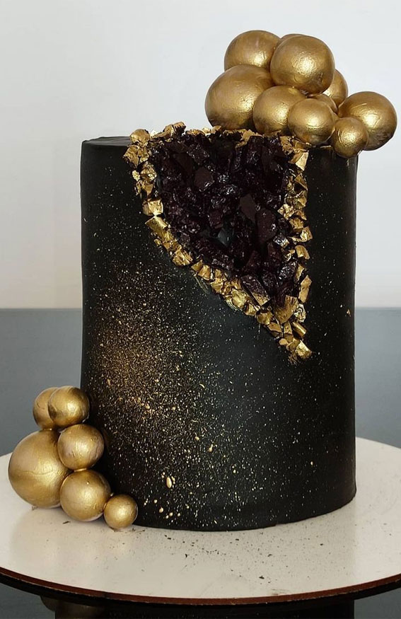 20 Black Cakes That Tastes as Good as it Looks Black and Gold Geode Cake