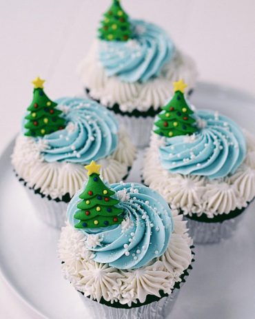 25 Christmas Cupcakes To Help You Throw a Festive Celebration ...