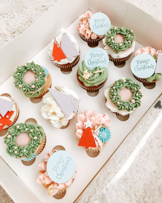 25 Christmas Cupcakes To Help You Throw a Festive Celebration : Pretty Festive Cupcakes