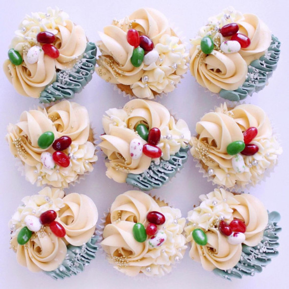 25 Christmas Cupcakes To Help You Throw a Festive Celebration : Jelly Bean Cupcakes