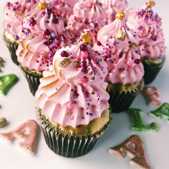 25 Christmas Cupcakes To Help You Throw a Festive Celebration : Pink Marshmallow Chocolate Cupcakes