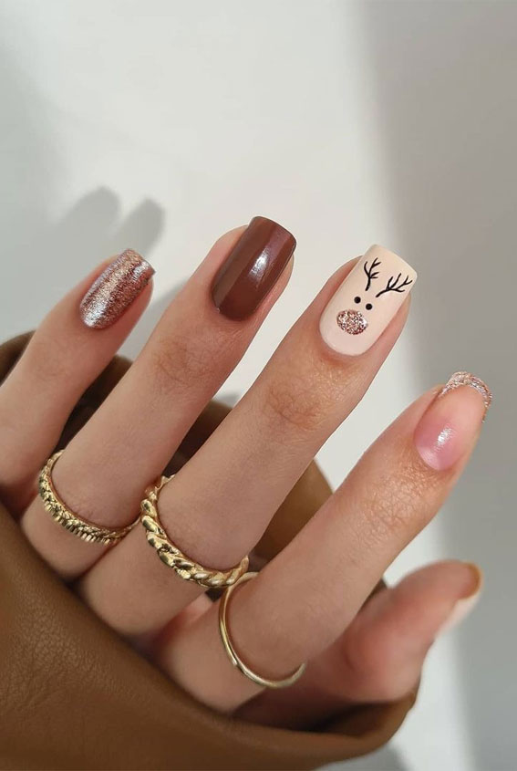 The 39 Prettiest Christmas & Holiday Nails : Reindeer Festive Neutral Nails