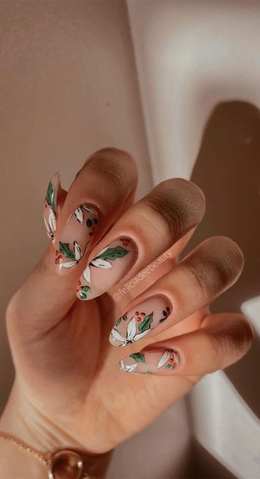 40 Festive Christmas and Holiday Nails 2021 : Christmas Nail Design