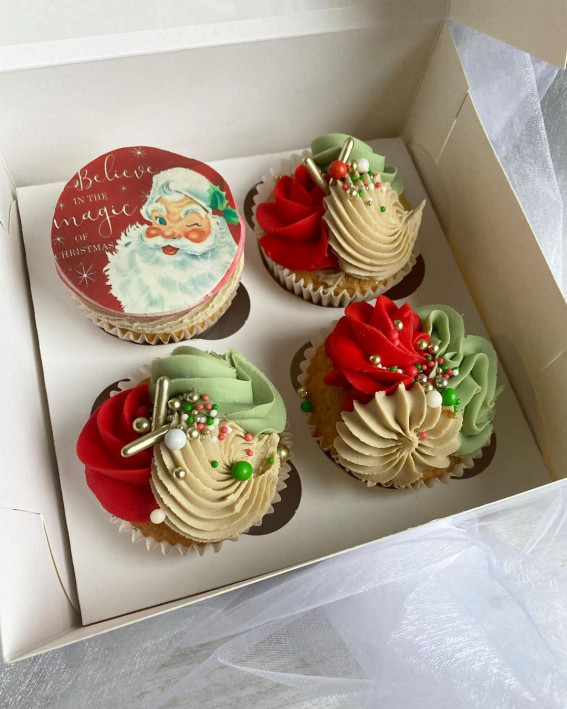 25 Christmas Cupcakes To Help You Throw a Festive Celebration : Santa Cupcakes