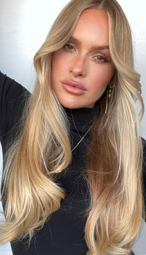 33 Cute Blonde Hair Color Trends 2022 : Golden Blonde 70 inspired Blow Out
