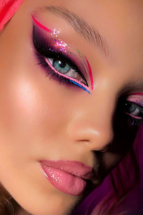 30 Spring Makeup Trends 2022 : Graphic Line & Pink Glittery Makeup Look