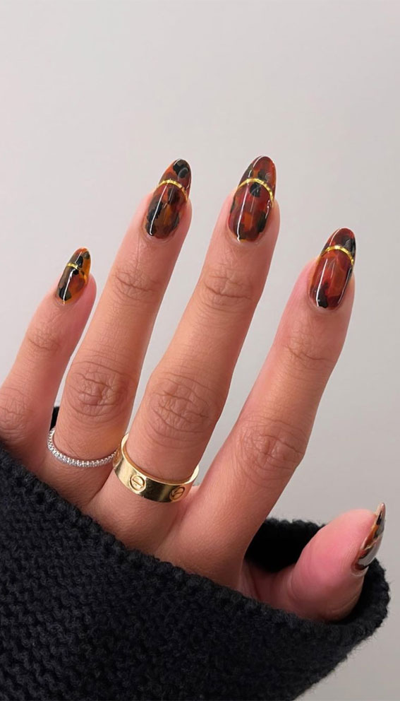 25 Nail Trends 2022 That will Make You Want to Wear : Tortoiseshell Nails With Gold Accents