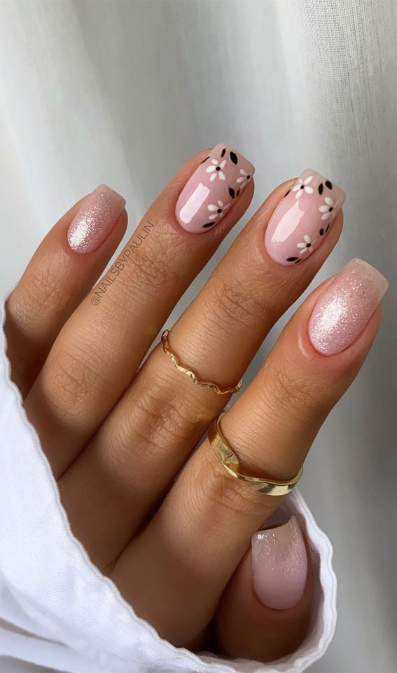 25 Nail Trends 2022 That will Make You Want to Wear : Flower & Shimmery  Nails