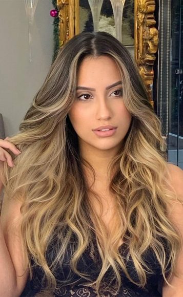 50 Flattering Blonde Highlights Ideas For 2022 : Golden Beige ...