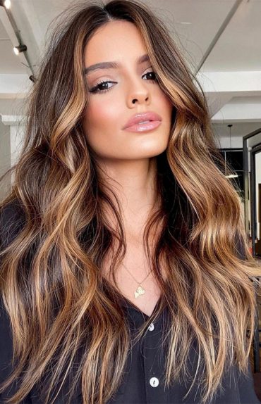 50 Flattering Blonde Highlights Ideas For 2022 Almond Honey Blonde