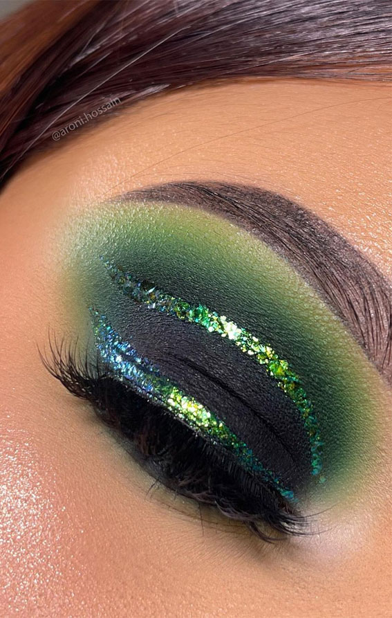 30+ Best Bright Eyeshadow Looks : Green and Shimmery Green