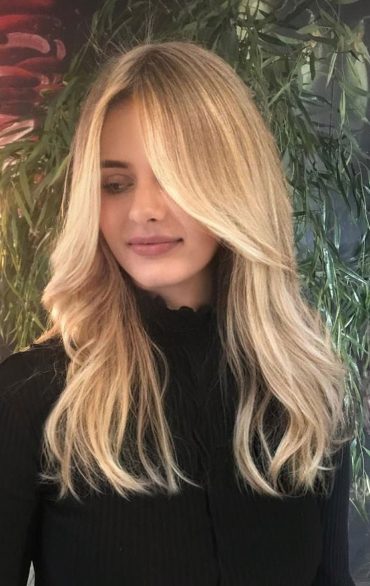 43 Curtain Bangs That're So Trendy In 2022 : Loose Wave Balayage Blonde