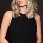 30 Medium Length Haircuts 2022 For All Face Shapes : Layers +