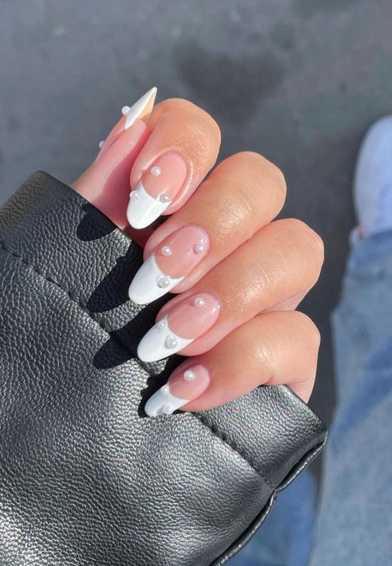 45 Trendy Spring Nails That'll See Everywhere : Classic French & Pearl Nails